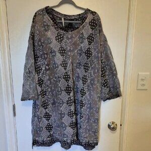 Magnolia Pearl Black & Gray Patterned Tunic